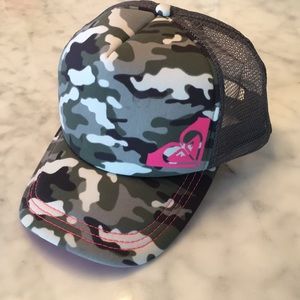 🌊🌊ROXY Camo SnapBack Trucker hat🌊🌊